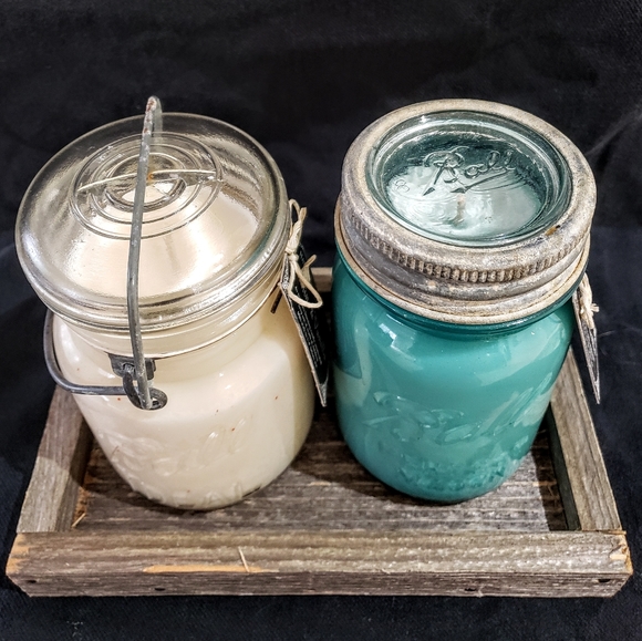 ANTIQUE BALL CANNING JAR CANDLES ON VINTAGE WOOD - Picture 4 of 4